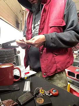 Snapshot of donnuozfutura chatting on February 18, 2025, 12:06 pm donnuozfutura online show from February 18, 2025, 12:06 pm