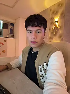 Logan smith1 online show from October 23, 2025, 5:40 am