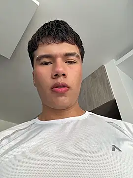 Snapshot of Logan_smith1 chatting on June 23, 2026, 9:24 pm Logan smith1 online show from June 23, 2026, 9:24 pm