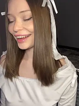 dollfromvenus online show from December 11, 2024, 4:20 pm