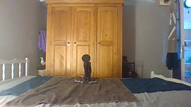 nickgode69 online show from April 8, 2026, 7:41 am