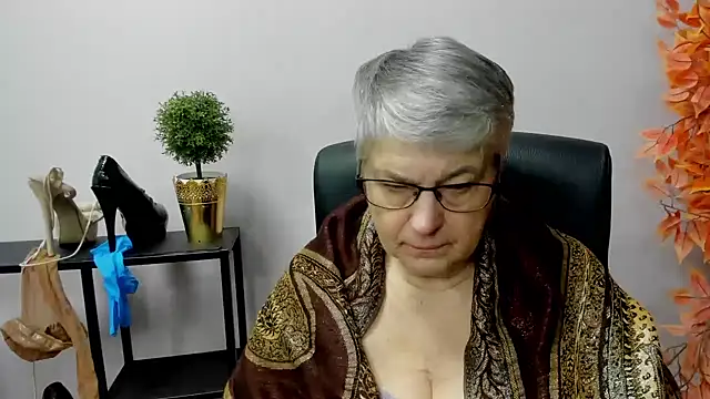 IrisDream online show from January 2, 2025, 7:12 am