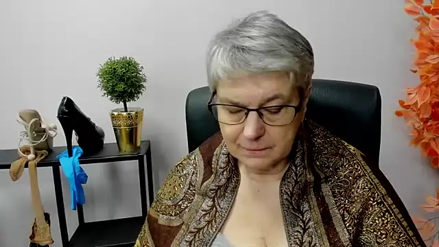 IrisDream online show from January 2, 2025, 10:37 am