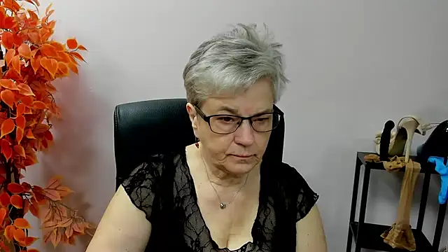 IrisDream online show from October 6, 2025, 6:22 am