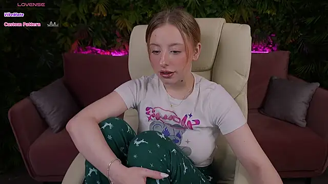 SilverrMoon online show from February 23, 2025, 11:22 am