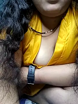 Cute-Raashii online show from March 13, 2025, 5:07 pm