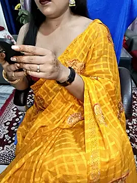 Snapshot of Cute-Raashii chatting on June 11, 2026, 12:32 am Cute-Raashii online show from June 11, 2026, 12:32 am