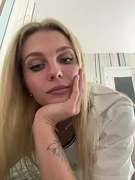 Snapshot of Liya_my chatting on July 6, 2026, 8:11 pm Liya my online show from July 6, 2026, 8:11 pm