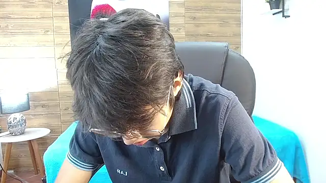 jhoellx online show from November 28, 2025, 9:06 pm