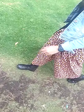 Snapshot of sophie_banger chatting on September 20, 2025, 7:37 pm sophie banger online show from September 20, 2025, 7:37 pm