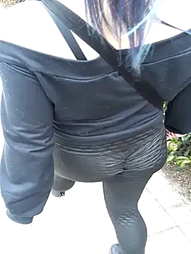 Snapshot of sophie_banger chatting on October 4, 2025, 5:11 pm sophie banger online show from October 4, 2025, 5:11 pm