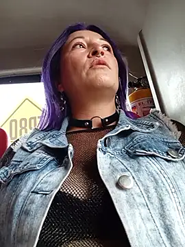 Snapshot of sophie_banger chatting on October 9, 2025, 6:06 pm sophie banger online show from October 9, 2025, 6:06 pm