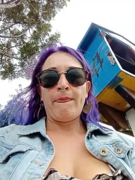 Snapshot of sophie_banger chatting on October 19, 2025, 6:19 pm sophie banger online show from October 19, 2025, 6:19 pm