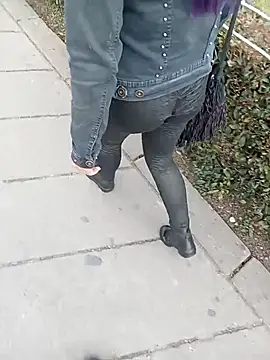 Snapshot of sophie_banger chatting on December 15, 2025, 6:56 pm sophie banger online show from December 15, 2025, 6:56 pm