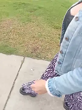 sophie banger online show from April 15, 2026, 8:42 pm