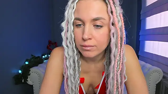 Snapshot of rock_n_roxy chatting on December 25, 2024, 5:05 am rock n roxy online show from December 25, 2024, 5:05 am