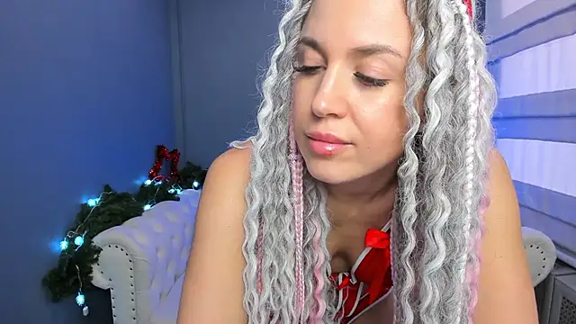 Snapshot of rock_n_roxy chatting on January 2, 2025, 4:20 am rock n roxy online show from January 2, 2025, 4:20 am
