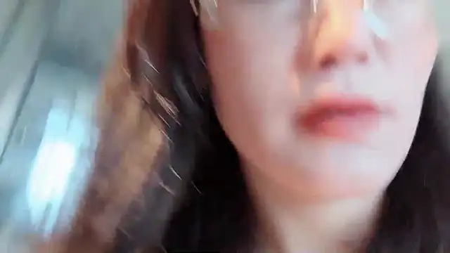 Krismil3 online show from April 23, 2026, 1:18 am