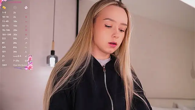 HollisBeckett online show from April 21, 2026, 1:07 am