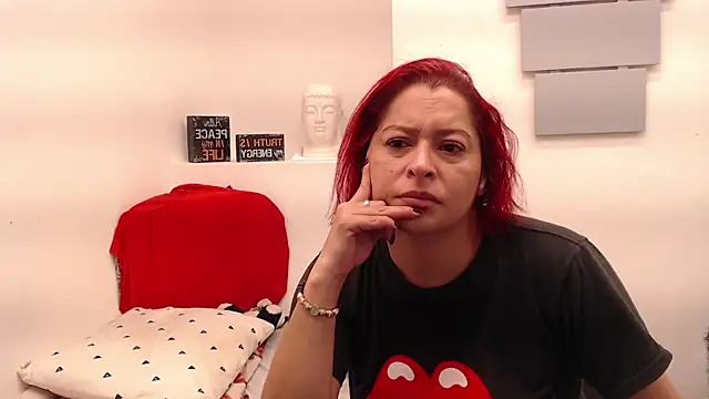 Snapshot of eva_twiss chatting on February 21, 2026, 12:06 pm eva twiss online show from February 21, 2026, 12:06 pm