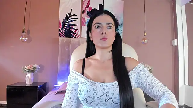 Snapshot of BellaClaiir chatting on September 9, 2025, 2:38 pm BellaClaiir online show from September 9, 2025, 2:38 pm