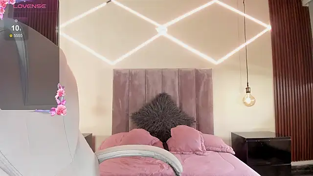 Snapshot of BellaClaiir chatting on February 12, 2026, 2:56 pm BellaClaiir online show from February 12, 2026, 2:56 pm