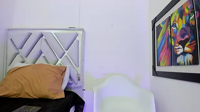 Snapshot of leslyylove chatting on February 28, 2025, 3:15 am leslyylove online show from February 28, 2025, 3:15 am