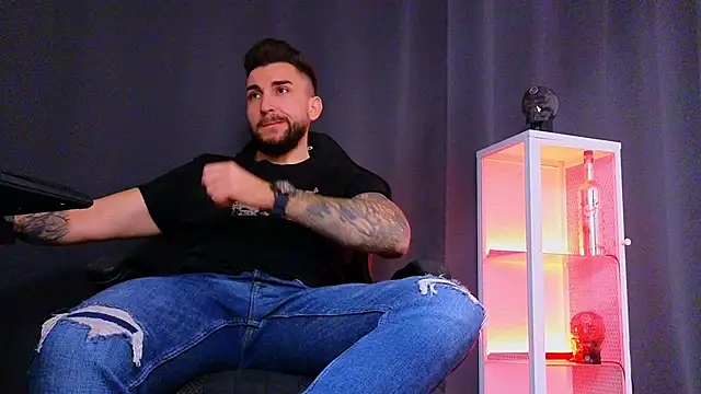 MightyAaron66 online show from February 14, 2025, 5:51 am