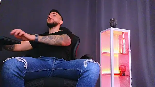 MightyAaron66 online show from February 16, 2025, 10:54 am