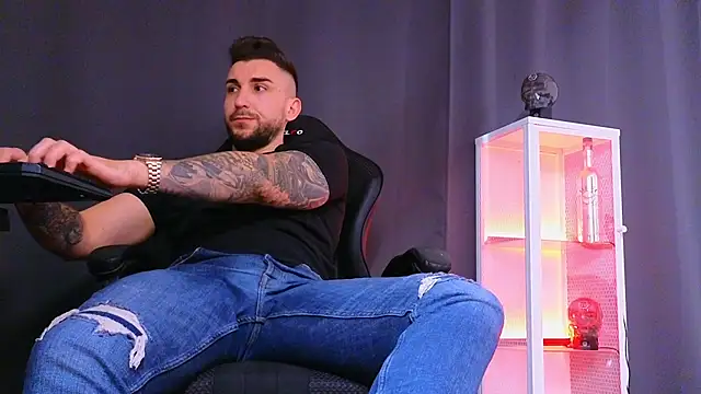 MightyAaron66 online show from February 19, 2025, 12:00 pm