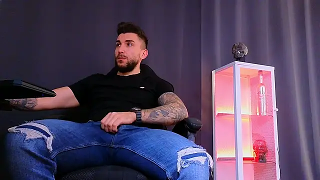 MightyAaron66 online show from March 3, 2025, 8:05 am