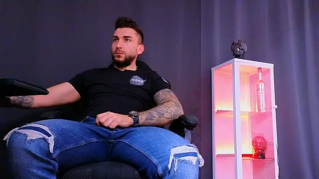 MightyAaron66 online show from March 5, 2025, 6:23 am