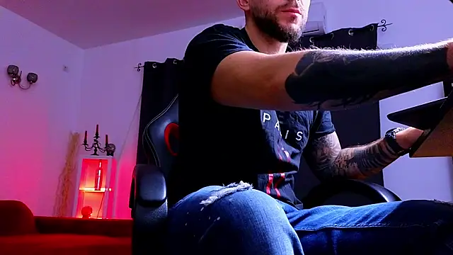 MightyAaron66 online show from October 2, 2025, 2:29 am