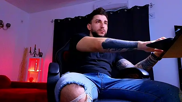 MightyAaron66 online show from October 23, 2025, 5:07 am