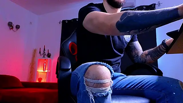 Snapshot of MightyAaron66 chatting on December 18, 2025, 7:25 am MightyAaron66 online show from December 18, 2025, 7:25 am