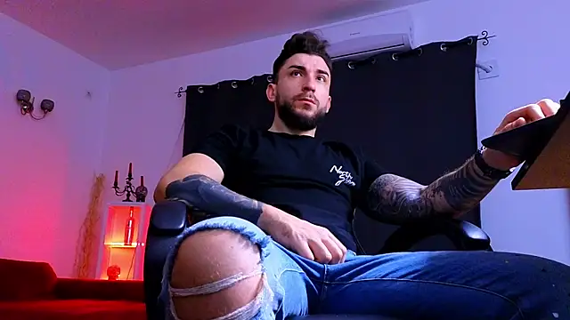 Snapshot of MightyAaron66 chatting on January 12, 2026, 5:23 am MightyAaron66 online show from January 12, 2026, 5:23 am