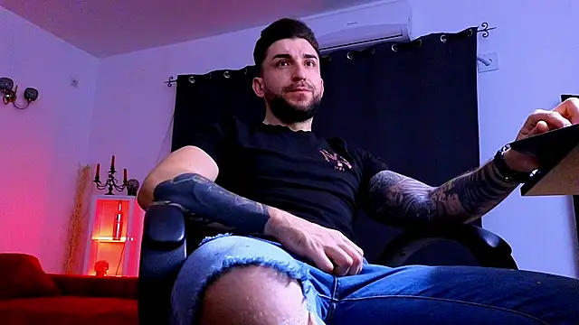 Snapshot of MightyAaron66 chatting on February 1, 2026, 3:38 am MightyAaron66 online show from February 1, 2026, 3:38 am