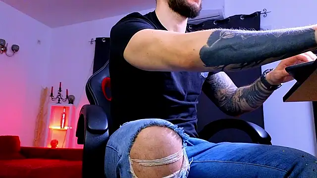 Snapshot of MightyAaron66 chatting on February 14, 2026, 3:42 pm MightyAaron66 online show from February 14, 2026, 3:42 pm