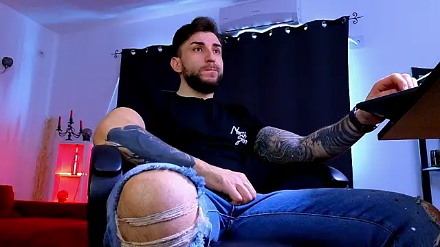 Snapshot of MightyAaron66 chatting on February 18, 2026, 8:32 am MightyAaron66 online show from February 18, 2026, 8:32 am