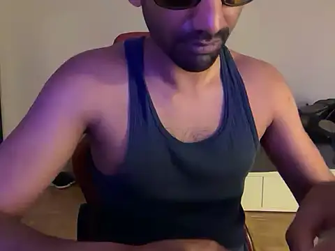Snapshot of dominanthubby chatting on June 16, 2026, 10:34 pm dominanthubby online show from June 16, 2026, 10:34 pm