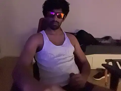 Snapshot of dominanthubby chatting on June 17, 2026, 9:16 pm dominanthubby online show from June 17, 2026, 9:16 pm