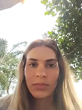 cuteluci  online show from January 3, 2025, 10:40 pm