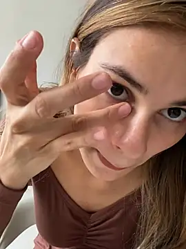 cuteluci  online show from January 5, 2025, 10:08 pm