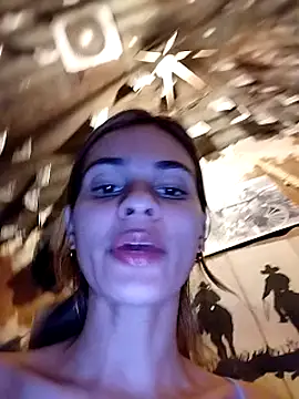 cuteluci  online show from January 10, 2025, 2:04 am