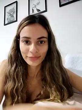 cuteluci  online show from March 19, 2025, 2:13 pm