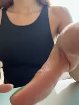 cuteluci  online show from October 17, 2025, 12:08 pm