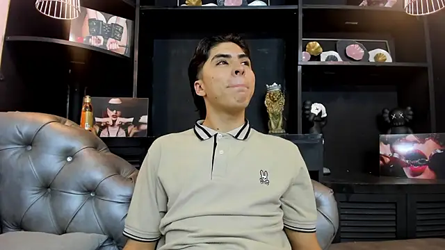 Snapshot of HeellBoy_ chatting on October 30, 2025, 8:53 pm HeellBoy online show from October 30, 2025, 8:53 pm