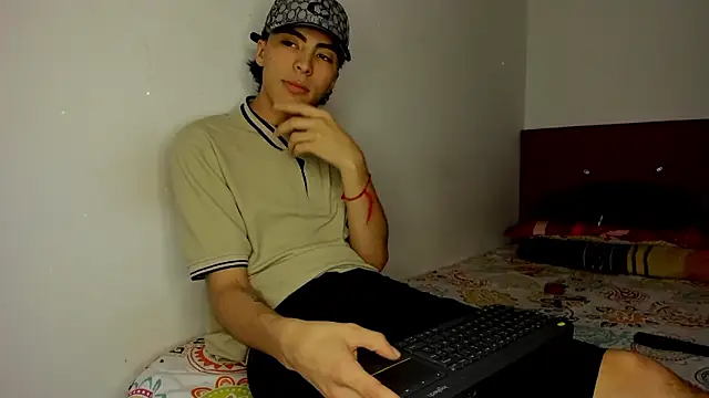 Snapshot of HeellBoy_ chatting on February 24, 2026, 8:56 am HeellBoy online show from February 24, 2026, 8:56 am