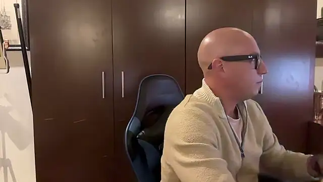 alanan881 online show from January 15, 2026, 12:37 am