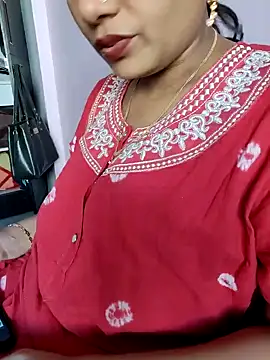 Snapshot of samitasharma chatting on January 4, 2025, 10:05 am samitasharma online show from January 4, 2025, 10:05 am